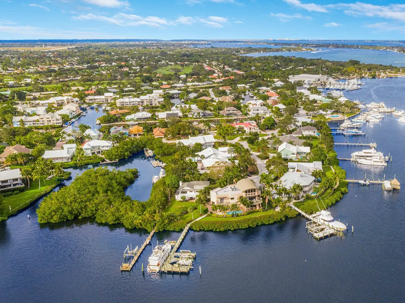 A guide to the best snorkeling and dive spots in Stuart, FL